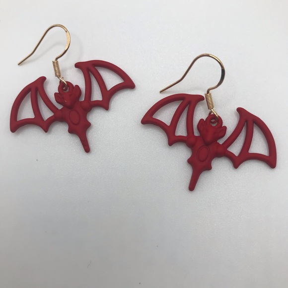 Spooky Red Bat Earrings Halloween goth Gothic new - Picture 3 of 5